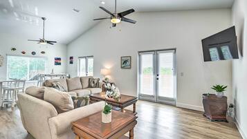 House (2 Bedrooms) | Front of property