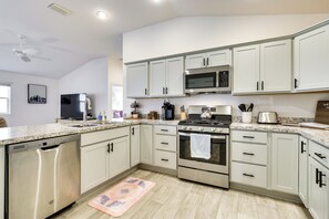 House (2 Bedrooms) | Interior