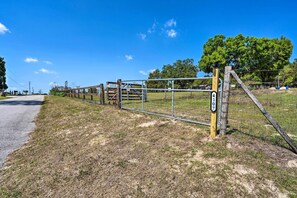 Apartment (0 Bedroom) | Interior - The Clubhouse - Lady Lake Farm Getaway! (Lady Lake)