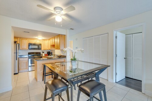 Updated Sienna Park Condo - 4 Miles to Siesta Key!