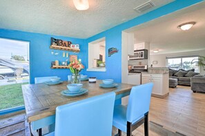 Dining - Updated Bradenton Home: Fire Pit, Fenced Yard (Bradenton)
