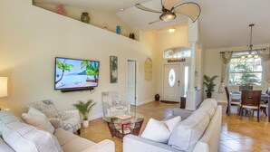 House (3 Bedrooms) | Interior - Saltwater Pool & Spa! Tropical Cape Coral Retreat (Cape Coral)