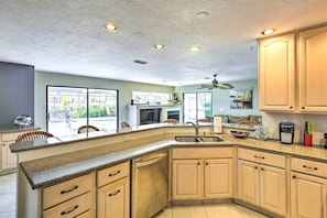 House (3 Bedrooms) | Interior - Tropical Apollo Beach House w/ Pool & Dock! (Apollo Beach)