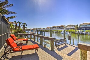 House (3 Bedrooms) | Front of property - Tropical Apollo Beach House w/ Pool & Dock! (Apollo Beach)