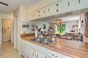 Apartment (2 Bedrooms) | Interior - Townhome w/ Lush Forest View, Steps to Beach! (Santa Rosa Beach)