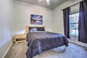 Appartement (4 Bedrooms) | 4 slaapkamers, een strijkplank/strijkijzer, beddengoed