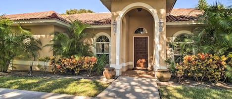 House (3 Bedrooms) | Front of property