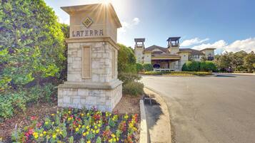 Apartment (0 Bedroom) | Interior