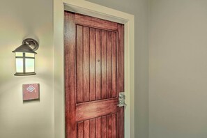 Apartment (0 Bedroom) | Interior