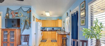 Waterfront Cedar Key Duplex Home: Grill & Dock!