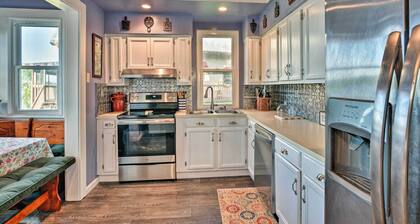 Lakefront Florida Retreat - Pool Table & Boat Dock