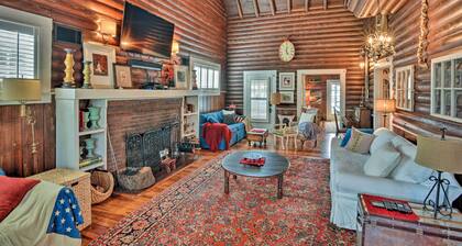 Lakefront Florida Retreat - Pool Table & Boat Dock