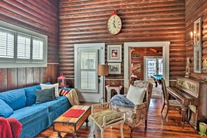 Cottage (4 Bedrooms) | Interior - Lakefront Florida Retreat - Pool Table & Boat Dock (Lake Placid)
