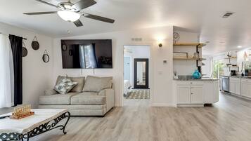 House (2 Bedrooms) | Interior