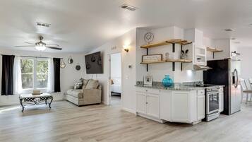 House (2 Bedrooms) | Interior