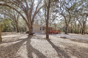 House (2 Bedrooms) | Interior - Valrico Retreat w/ Fire Pit ~ 18 Mi to Tampa! (Valrico)