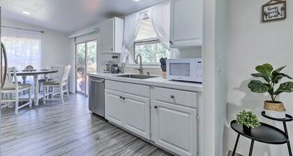 Valrico Retreat w/ Fire Pit ~ 18 Mi to Tampa!