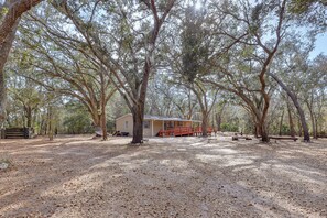 House (2 Bedrooms) | Interior - Valrico Retreat w/ Fire Pit ~ 18 Mi to Tampa! (Valrico)