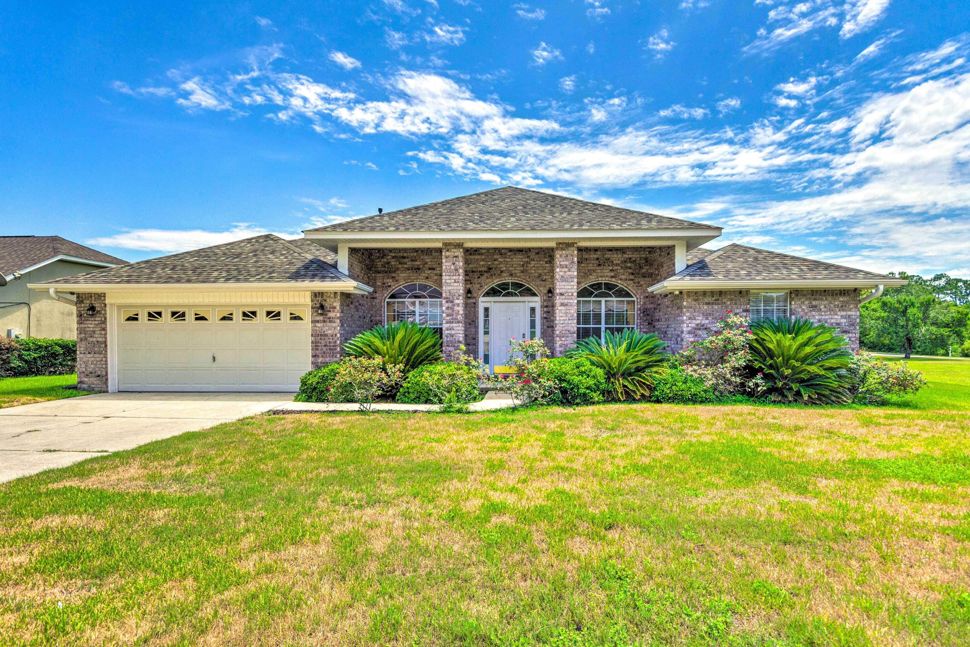 Waterfront Pensacola Home w/ Florida Room!