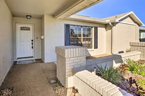 House (3 Bedrooms) | Interior - Waterfront Port Richey House w/ Heated Pool! (Port Richey)