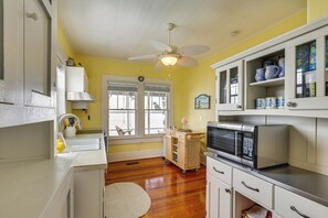 Cottage (2 Bedrooms) | Interior