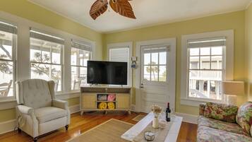 Cottage (2 Bedrooms) | Interior