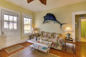 Interior - Waterfront Ochlockonee Bay Cottage w/ Views! (Panacea)