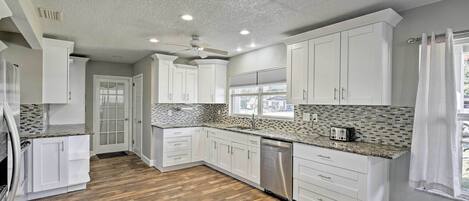 Rumah (4 Bedrooms) | Interior