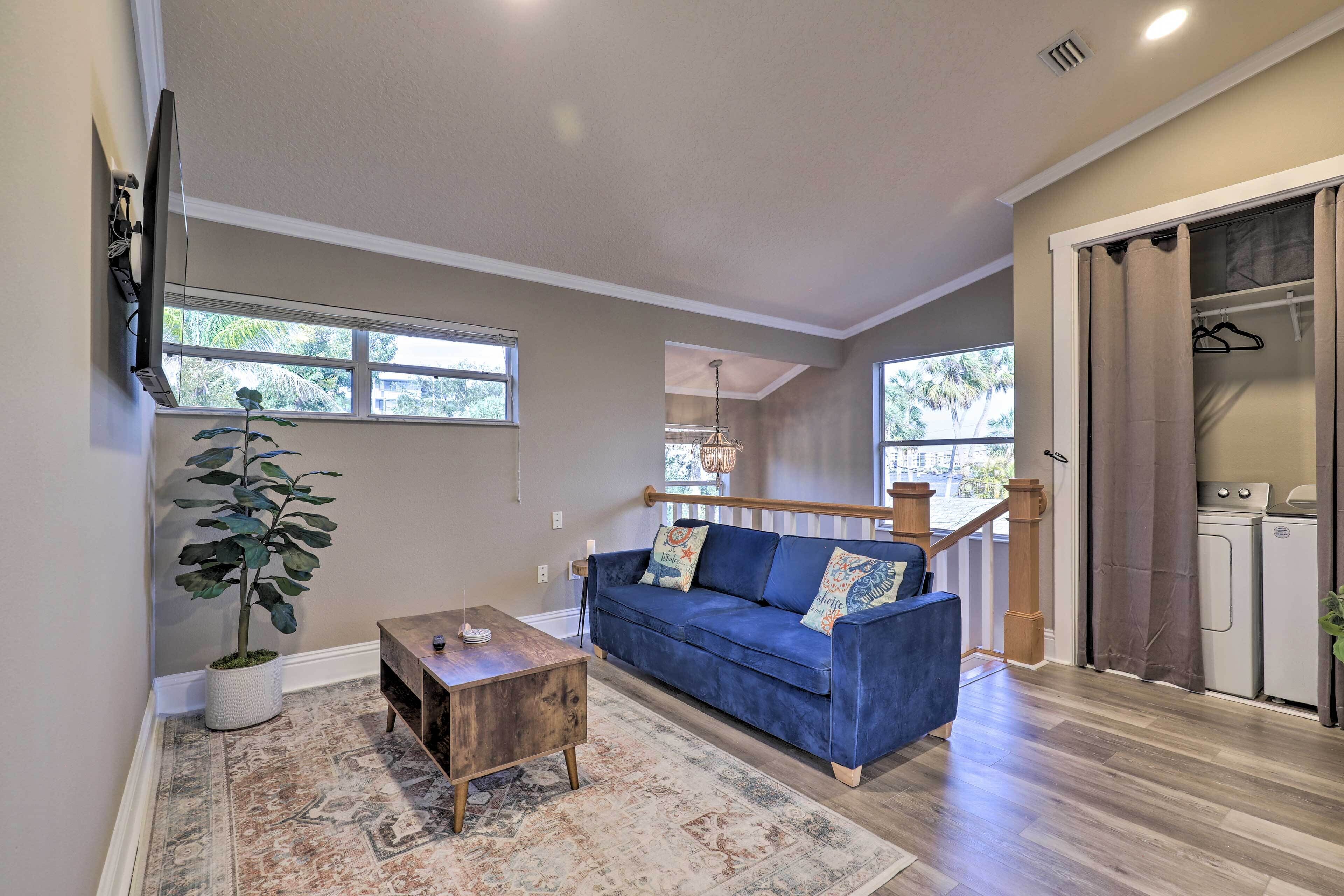 Charming Port Richey Retreat w/ Shared Dock