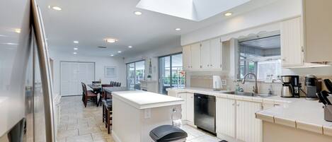 Rumah (6 Bedrooms) | Interior