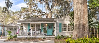 ~ 12 Mi to Disney: Downtown Winter Garden Cottage!
