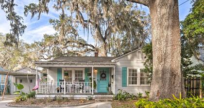 ~ 12 Mi to Disney: Downtown Winter Garden Cottage!