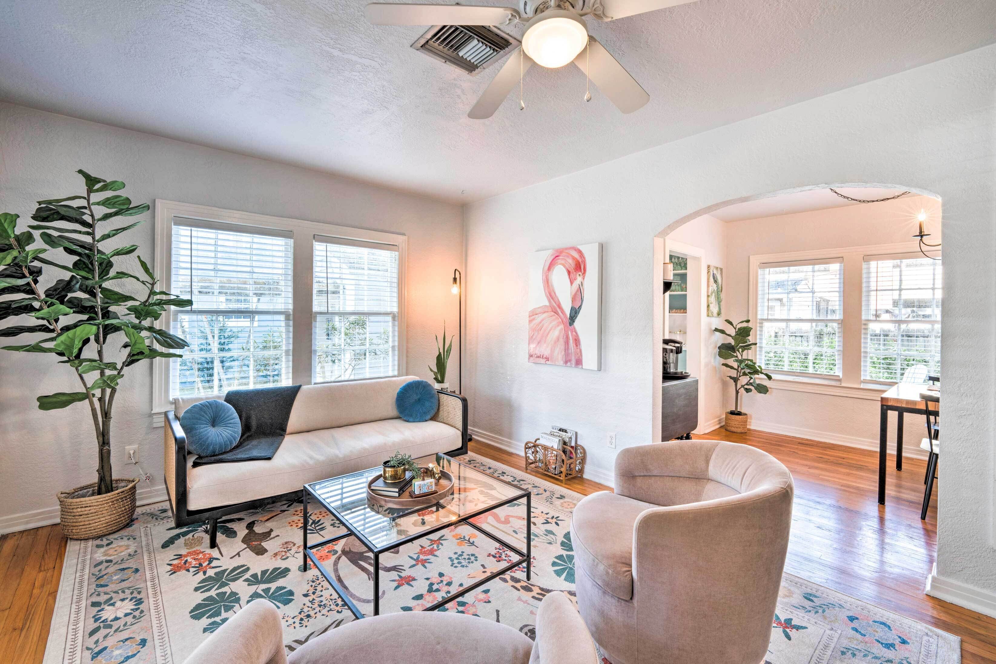 Downtown Winter Garden Cottage, Near Theme Parks!