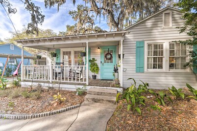 ~ 12 Mi to Disney: Downtown Winter Garden Cottage!