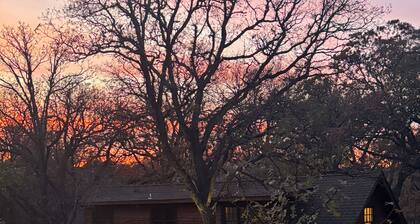 Cozy Route 66 Cabin with Hot Tub - The Gate House — a cozy, beautifully curated retreat in Edmond, OK.