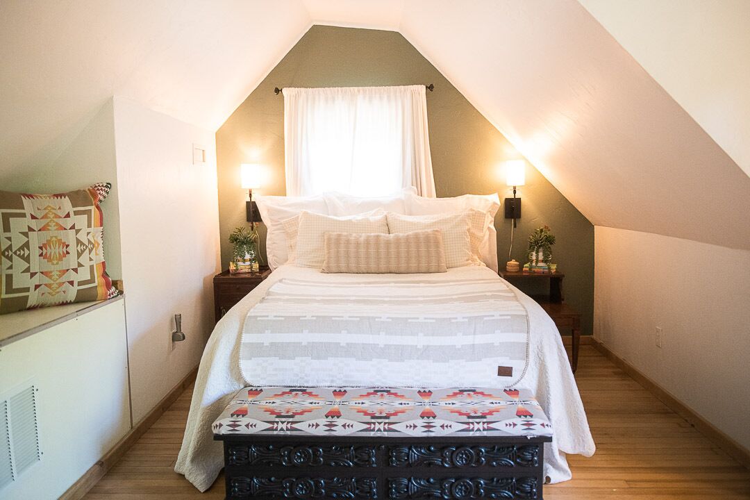 The Gate House, 1 Bedroom Cabin - Edmond, OK