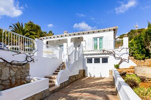 Exterior - Villa with AA, sea views, close to the beach, private pool and free WIFI (Son Bou)