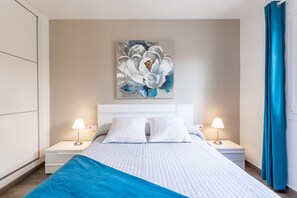 3 bedrooms, iron/ironing board, free WiFi, bed sheets