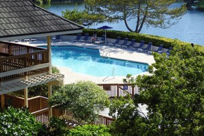 Interior - Beautiful Lakefront Condo: Easy Walk to the Beach! (Myrtle Beach)