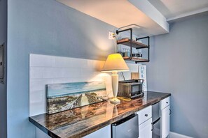 Apartment (0 Bedroom) | Interior