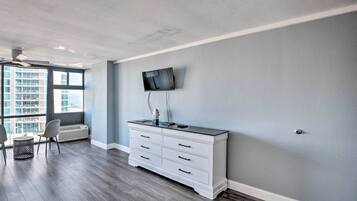 Apartment (0 Bedroom) | Interior