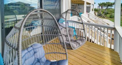 Beachfront Condo w/ 3 Pools on St Helena Island!