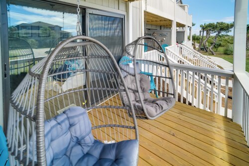 Beachfront Condo w/ 3 Pools on St Helena Island!