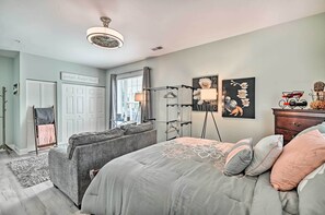 Front of property - Centrally Located Studio w/ Pool in Myrtle Beach (Myrtle Beach)