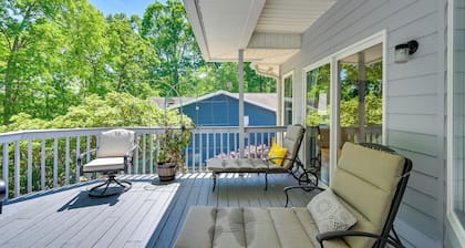 Seasonal Beach + Boat Dock: Lake Hartwell Home!
