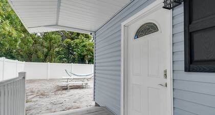 2 Mi to Barefoot Landing: Family Retreat