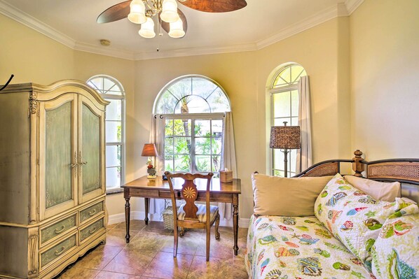 Interior - Waterfront Pool & Spa: Relaxing Cape Coral Retreat (Cape Coral)