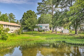 Interior - Adorable Lakefront Cottage w/ Dock & Grill! (Chapin)