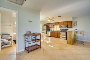 House (2 Bedrooms) | Interior