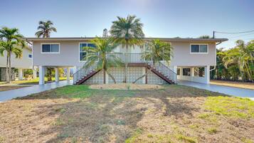 House (2 Bedrooms) | Exterior